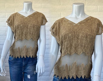 80s Bali Lace Top - Vintage Tan Cutwork Lace Blouse w Fishnet Details - Pretty 1980s Beige Lace & Embroidered Summer Top S M