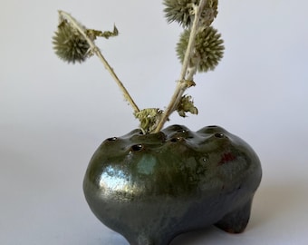 Ceramic Vase with 4 Legs Dark Green 33