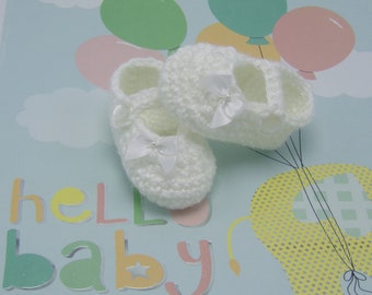 Crochet Mary Jane Style Baby Shoes with Bows, nb to 6-9 months sizes, color choices