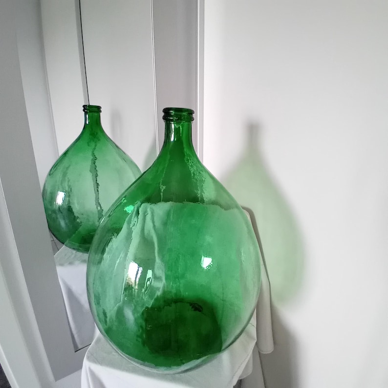 Classica damigiana italiana. Verde vintage 54 litri. Complemento d'arredo decorativo immagine 4