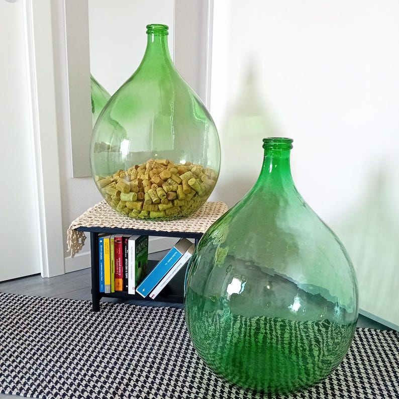Classica damigiana italiana. Verde vintage 54 litri. Complemento d'arredo decorativo immagine 1