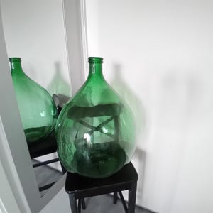 Classica damigiana italiana. Verde vintage 54 litri. Complemento d'arredo decorativo immagine 6