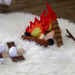 Fun Felt Campfire Pretend Play Toys, S&#39;mores set