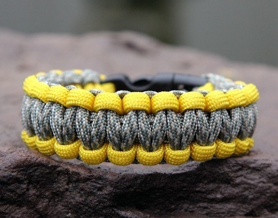A new version of the micro cord bracelet, this one has two internal  strands, and I think it helps the colors show up better : r/paracord