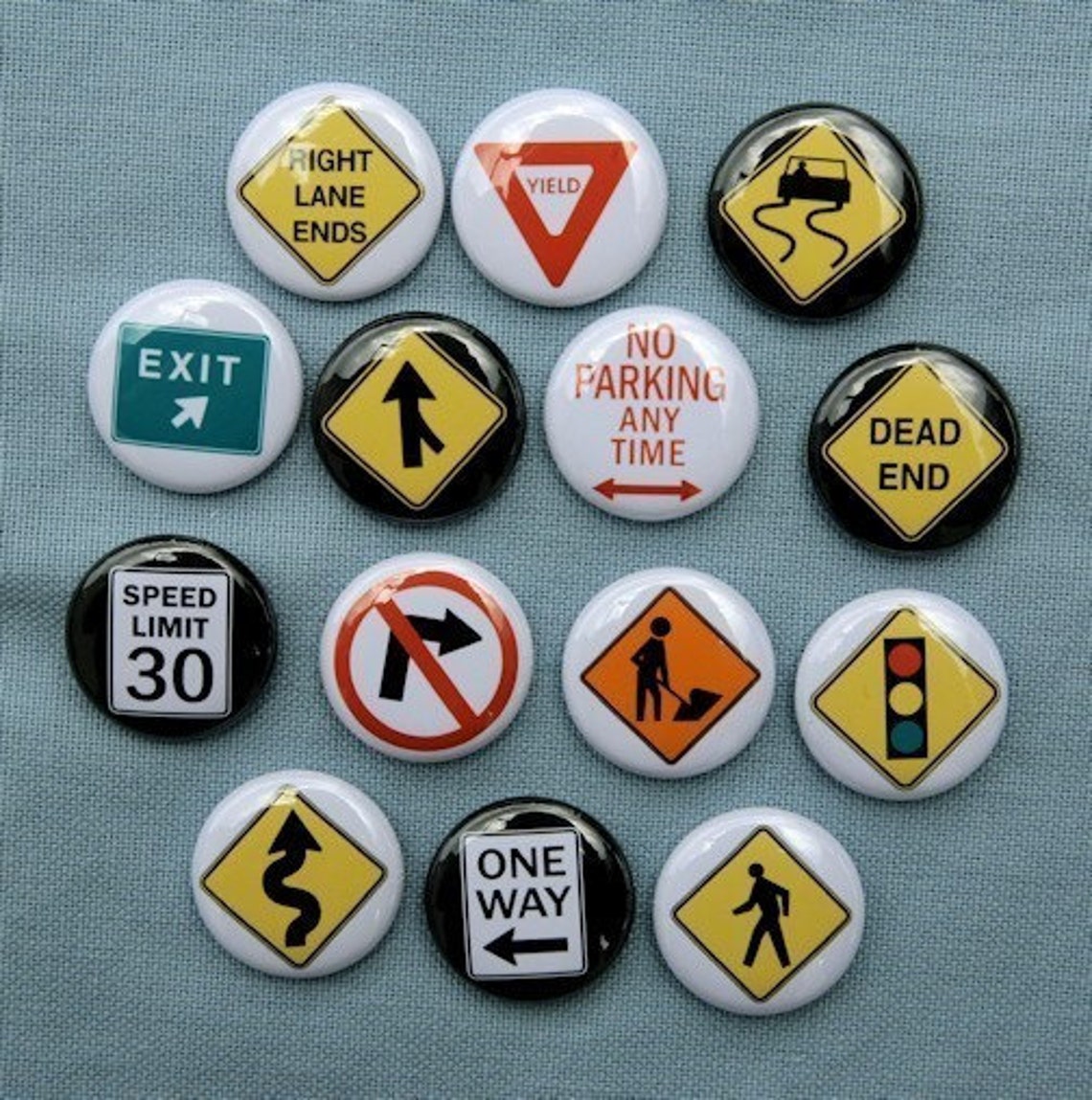 Traffic Road Signs 2 - Set of 14 Buttons Pinbacks Badges 1 Inch ...