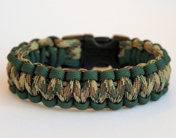 Paracord Survival Bracelet Hunter Green and Multi Camo 