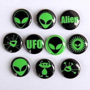 Green Aliens Set of 10 - Pinback Buttons Badges 1 inch - Flatbacks or Magnets