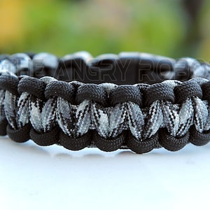 SLIM Paracord Survival Bracelet Cobra - Black and Urban Camo