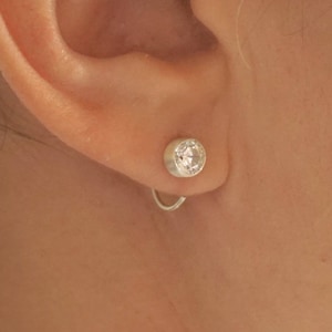 5 mm edelsteen knuffelen oorringen sterlingzilver zirkonia minimalistische sieraden handgemaakte cadeau steen levendige kleuren schittering 0231