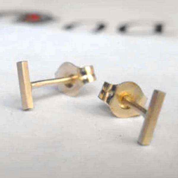 Aretes de barra cuadrada de 1 mm / Oro macizo de 14 k / Longitudes de 3 mm a 25 mm / Acabado mate o pulido 0039