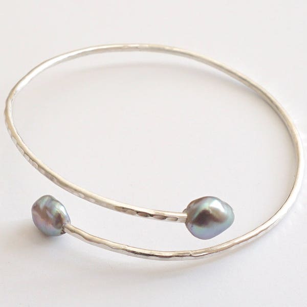 Double Pearl 2mm Hammer Bangle Bracelet white or light Grey Pearls Sterling Silver Pearl White Fresh Water Pearls Double Pearl stacking 0232