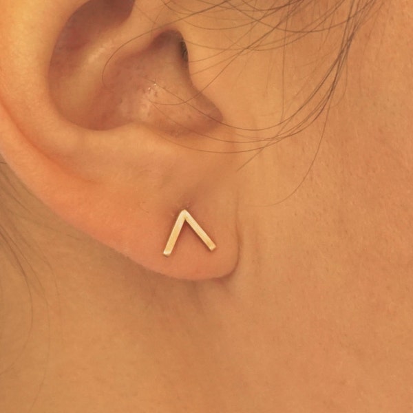 V Stud Earring geometric Chevron Stud Earring 925 Silver Brass 14k gold 6.5mm 7.5mm V arrow earrings point Minimalist 0257