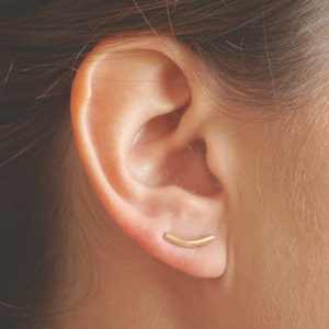 Petit crochet d'oreille en argent sterling de 12 mm ou en laiton doré, clous d'oreilles minimalistes paire de boucles d'oreilles sur chenilles balais d'oreilles grimpeurs d'oreilles de tous les jours 0176