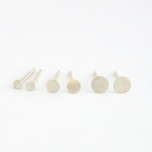 Orecchini a bottone a cerchio Set regalo di tre paia di gioielli a bottone a cerchio 4mm 3mm e 2mm Abbigliamento da lavoro minimalista geometrico 0157