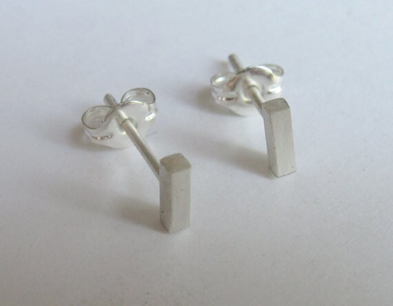 Sterling Silver 10mm plain Cross post stud earrings.