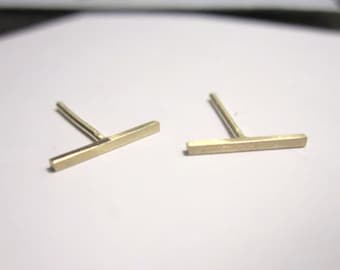 Gold Fill Staple Bar Stud Earrings 14k yellow gold staple studs bar stud earrings Gold Geometric line earrings minimalist lightweight 0263