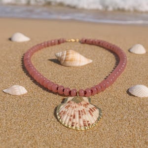 Beachy Boho Summer Jewelry, Scallop Shell Pendant Necklace with Pink Gemstone Beads, Statement Shell Necklace Gift for Her, Summer Choker