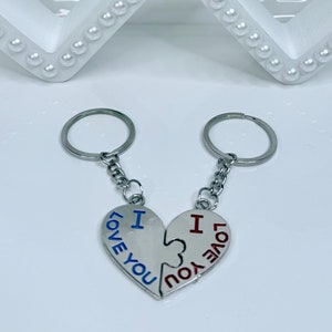Heart-Shaped Love Keychain Set, Matching Heart Puzzle Keychain, Couples Matching Keyring, Couples Gift, Valentine&#39;s Day Gift, Gift for Her