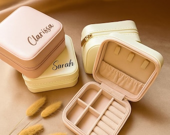 Personalized Travel Jewelry Box 4x4 – Small Organizer Case with Zipper for Rings, Earrings, Necklaces – Bridesmaid Gift for Her