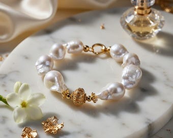 Baroque Pearl Bracelet with Gold Accent Bead – Handmade Irregular Pearls Gift for Her, 18K Gold-Plated Clasp and Accent, Beaded Bracelet