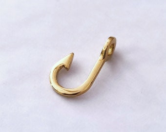 Handmade 18K Gold Fishing Hook Pendant - Calcagnini Gioielli