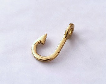 T'AMO - Handmade 18 kt gold fish hook pendant - Calcagnini Gioielli