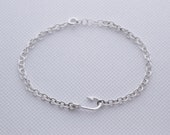T 39 AMO - sterling silver fish hook bracelet