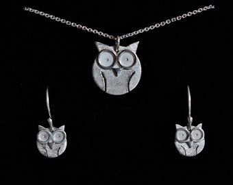 OWL - sterling silver jewelry set consisting of a pendant with chain and a pair of dangling earrings