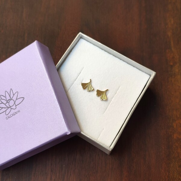 GINKGO - 18 kt gold stud earrings with ginkgo leaves - Calcagnini Gioielli Design - made in Italy