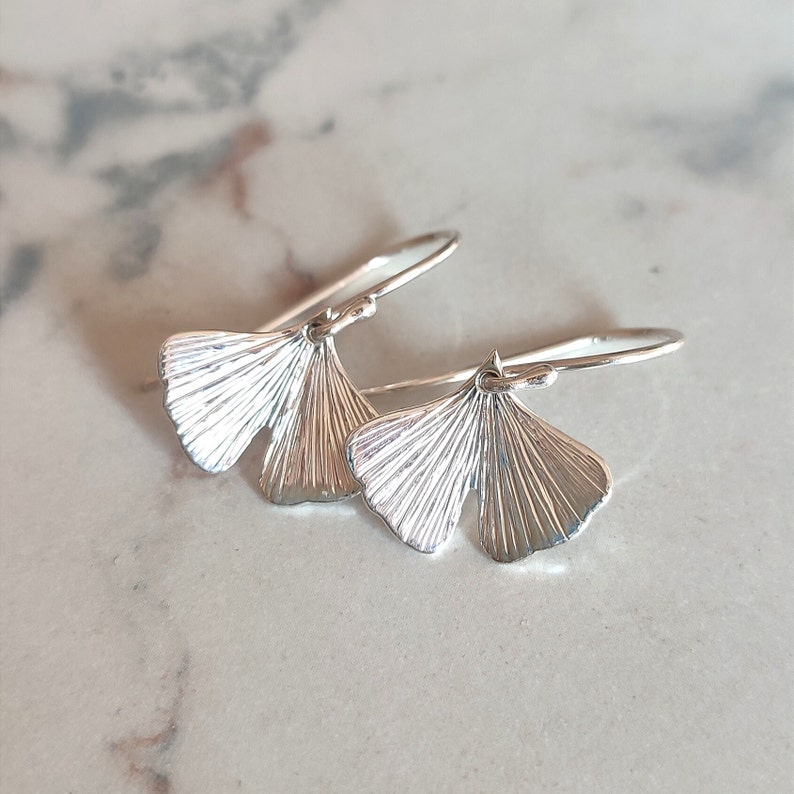 GINKGO small dangle earrings with sterling silver ginkgo biloba leaves by Calcagnini Gioielli image 2