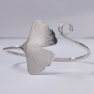 GINKGO - sterling silver bangle bracelet with ginkgo leaf