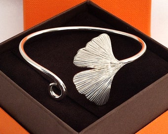 Sterling silver bangle bracelet with ginkgo leaf