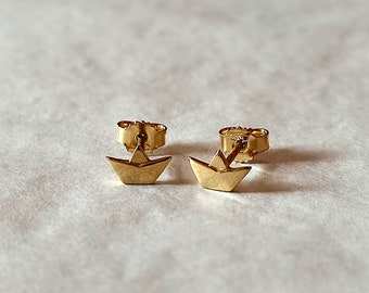ROGUE WAVE - 18Kt gold paper boat earrings