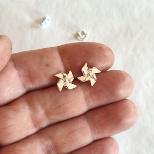 ORIGAMI - orecchini girandola di carta - orecchini a lobo fatti a mano in argento - calcagnini gioielli