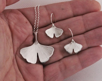 GINKGO - ginko jewelry set  - sterling silver parure composed of tiny dangling earrings and necklace with medium size pendant