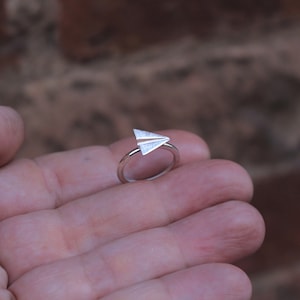 ORIGAMI - anello aeroplano di carta in argento 925 - Calcagnini Gioielli