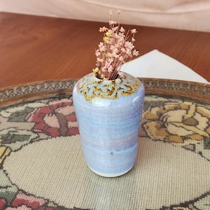 Ceramiczny wazon z podpisem O’Clay „Zmierzch i bursztyn”