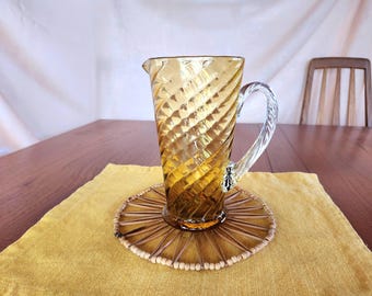 Jarra de cristal color miel dorado con remolino estilo MCM de los años 70