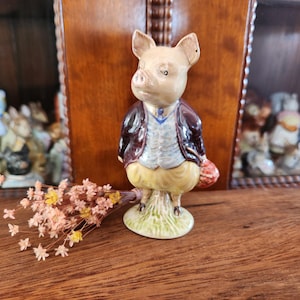 Pigling Bland – Beatrix Potter Beswick Figurine – Vintage 1950s BP2a Gold Oval