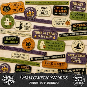 Könnte beinhalten: Eine Sammlung von Halloween-Etiketten und Papierstreifen in verschiedenen Formen und Größen. Die Designs zeigen Illustrationen von schwarzen Katzen, Geistern, Hexen, Kürbissen und Spinnennetzen mit Schriftzügen wie Trick or Treat, Happy Halloween und Goodies Not Ghoulies in Schwarz, Orange, Lila und Grün.