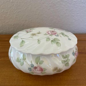 Vintage Wedgwood Rosehip bone china oval trinket box with fluted lid and sides, white with pink roses, made in England