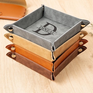 Bandeja de couro com monograma: bandeja de couro gravada para homens, presente personalizado para padrinhos e Natal