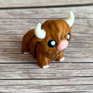 Mini 3D Printed Articulated Highland Cow – Cute Scottish Cow Toy