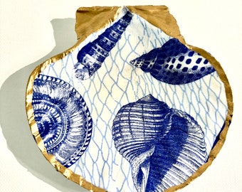 Beautiful Blue and White Scallop Trinket/Ring Dish, Coastal Grandmother Beach House, Nautical House Warming Gift, Blue Sea Shell Dish