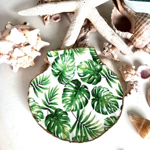 Tropical Large Scallop Shell Ring /Trinket Dish, Beach Themed Wedding Favor, Coastal Grandmother Beach House Decor, Gift for Her