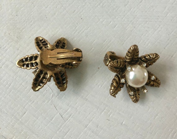 White Pearl and Rhinestone Earrings, Starfish Sha… - image 3