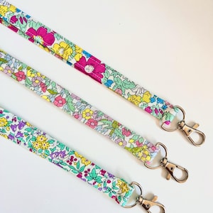 Cordão floral em tecido Liberty para chaves, cartões de acesso, chaveiro, USB, presente para professores, bibliotecários e colegas