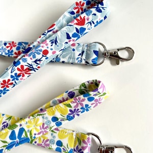 Cordão floral de tecido Liberty para chaves, cartões de acesso, chaveiro, usb, cordão para professores, presente para bibliotecário e colega