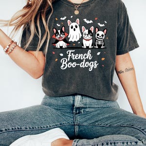 Fall French Bulldog Halloween Sweatshirt, Halloween Dog Shirt, Ghost Spooky Dog Shirt, Halloween Shirt, Girly Halloween Shirt, Ghost Shirt bild 4