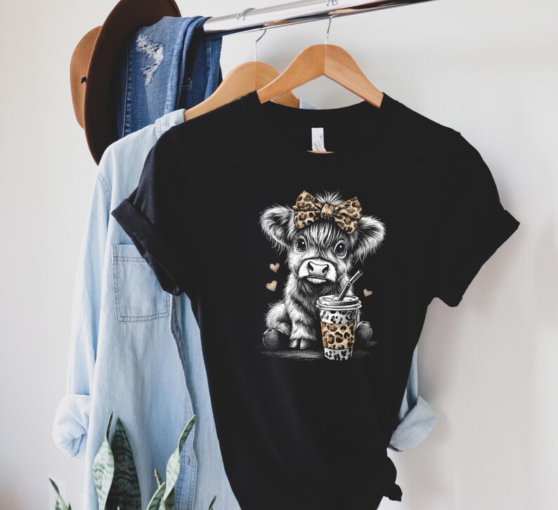 Highland Cow Sweatshirt Coffee Lover Crewneck, Cute Cow Shirt, Trendy Farm Animal Graphic Tee, Gift For Her Bild 7